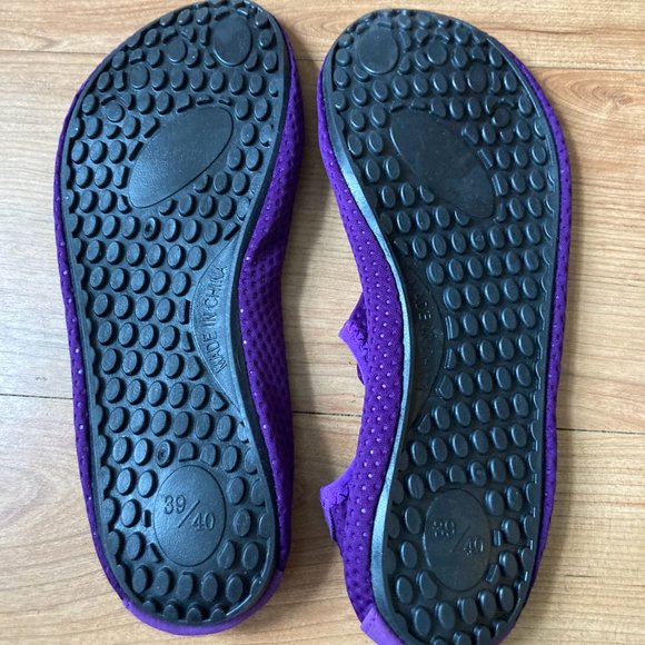 BARERUN Purple Water Shows NEVER WORN NWT - Picture 2 of 3